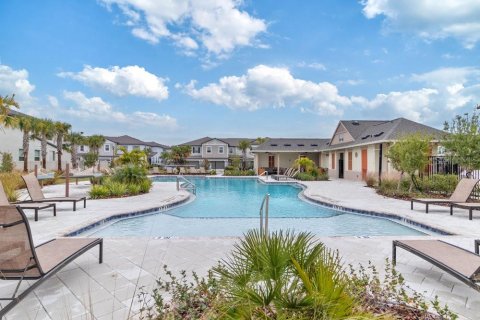Townhouse in BRYANT SQUARE

 in New Port Richey, Florida 3 bedrooms, 215.44 sq.m. № 2197459 - photo 29