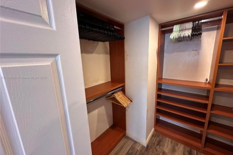 Купить кондоминиум в Майами-Бич, Флорида 4 комнаты, 77.29м2, № 2089057 - фото 13