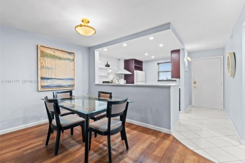 Condo in Boynton Beach, Florida, 2 bedrooms  № 2022026 - photo 15