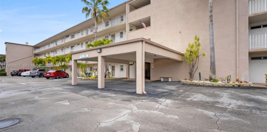 Condo in Boynton Beach, Florida, 2 bedrooms  № 2022026