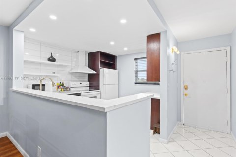 Condo in Boynton Beach, Florida, 2 bedrooms  № 2022026 - photo 7