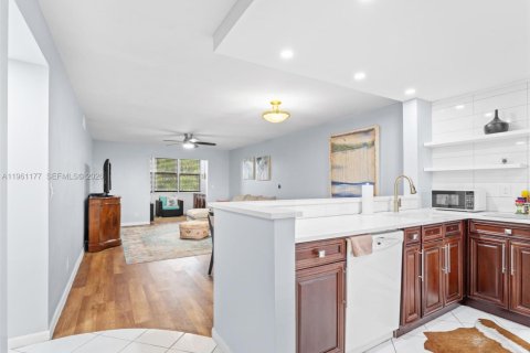 Condo in Boynton Beach, Florida, 2 bedrooms  № 2022026 - photo 6