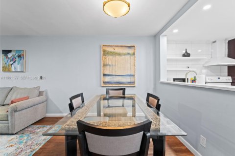 Condo in Boynton Beach, Florida, 2 bedrooms  № 2022026 - photo 13