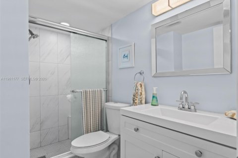 Condo in Boynton Beach, Florida, 2 bedrooms  № 2022026 - photo 30