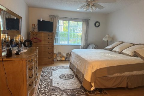 Townhouse in Tamarac, Florida 3 bedrooms, 146.51 sq.m. № 1696223 - photo 7
