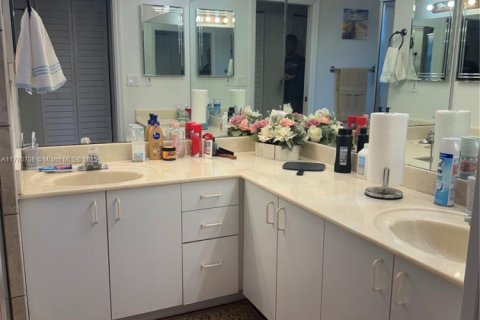 Townhouse in Tamarac, Florida 3 bedrooms, 146.51 sq.m. № 1696223 - photo 8