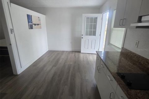 Villa ou maison à vendre à Apopka, Floride: 3 chambres, 82.5 m2 № 2435069 - photo 2