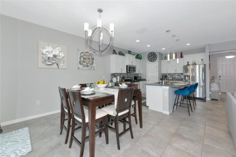 House in Wimauma, Florida 4 bedrooms, 254.37 sq.m. № 1817412 - photo 9
