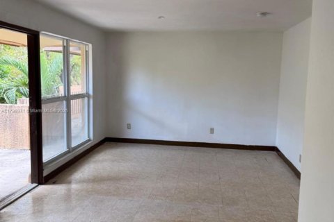 Apartment in Miami, Florida 3 bedrooms, 79.99 sq.m. № 2056866 - photo 2