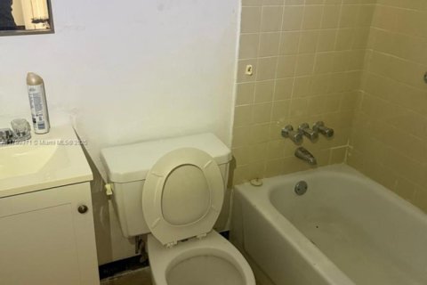 Apartment in Miami, Florida 3 bedrooms, 79.99 sq.m. № 2056866 - photo 4