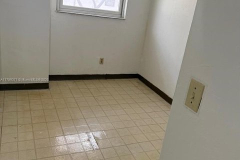 Apartment in Miami, Florida 3 bedrooms, 79.99 sq.m. № 2056866 - photo 3