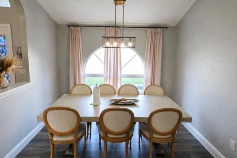 House in Lakeland, Florida 4 bedrooms, 197.32 sq.m. № 2099481 - photo 9