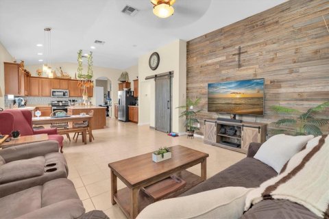 Villa ou maison à vendre à Hudson, Floride: 4 chambres, 205.04 m2 № 2352378 - photo 11