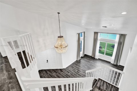 Снять в аренду виллу или дом в Пемброк-Пайнс, Флорида 4 спальни, 282.05м2, № 1989264 - фото 20