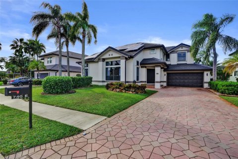 Снять в аренду виллу или дом в Пемброк-Пайнс, Флорида 4 спальни, 282.05м2, № 1989264 - фото 2