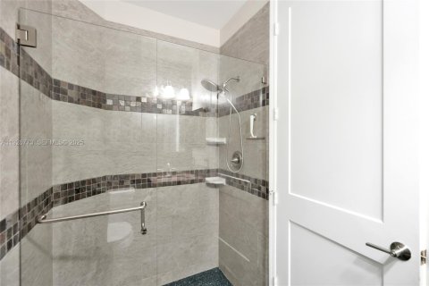 Снять в аренду виллу или дом в Пемброк-Пайнс, Флорида 4 спальни, 282.05м2, № 1989264 - фото 18