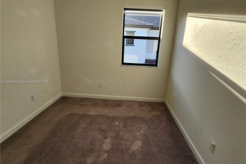 Adosado en alquiler en Pembroke Pines, Florida, 4 dormitorios, 175.4 m2 № 1967664 - foto 22