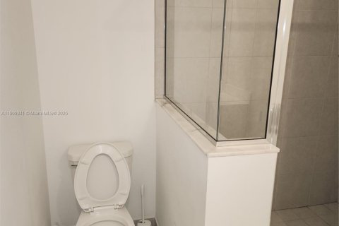 Adosado en alquiler en Pembroke Pines, Florida, 4 dormitorios, 175.4 m2 № 1967664 - foto 21