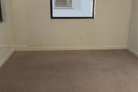 Adosado en alquiler en Pembroke Pines, Florida, 4 dormitorios, 175.4 m2 № 1967664 - foto 15