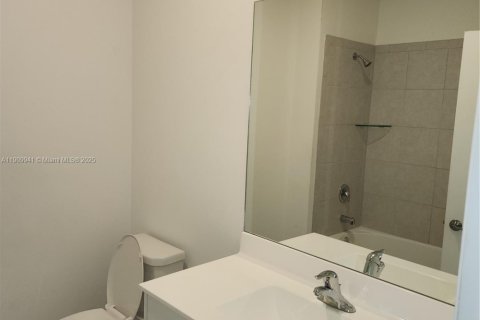 Adosado en alquiler en Pembroke Pines, Florida, 4 dormitorios, 175.4 m2 № 1967664 - foto 19