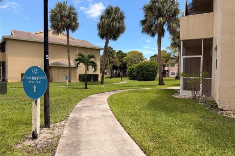 Copropriété à louer à Deerfield Beach, Floride: 2 chambres, 74.97 m2 № 2409395 - photo 3