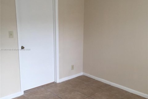 Condominio en alquiler en Coral Springs, Florida, 2 dormitorios, 77.57 m2 № 1893049 - foto 10