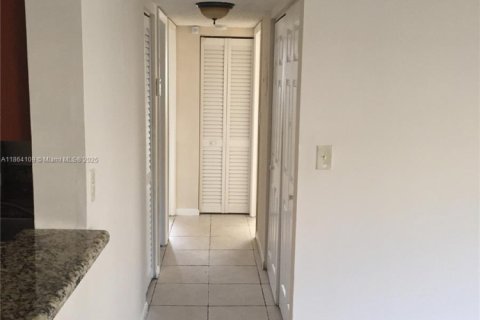 Condominio en alquiler en Coral Springs, Florida, 2 dormitorios, 77.57 m2 № 1893049 - foto 7