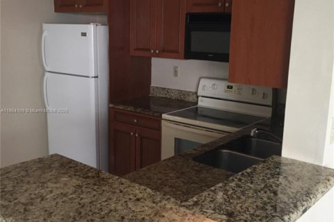 Condominio en alquiler en Coral Springs, Florida, 2 dormitorios, 77.57 m2 № 1893049 - foto 6