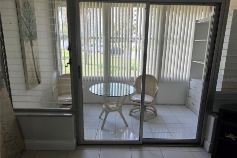 Copropriété à louer à Saint Pete Beach, Floride: 1 chambre, 55.28 m2 № 2402949 - photo 4