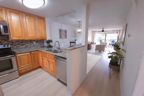 Copropriété à vendre à Saint Petersburg, Floride: 2 chambres, 96.62 m2 № 2218564 - photo 24