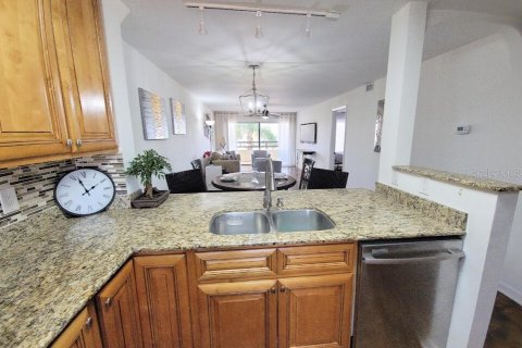 Copropriété à vendre à Saint Petersburg, Floride: 2 chambres, 96.62 m2 № 2218564 - photo 23