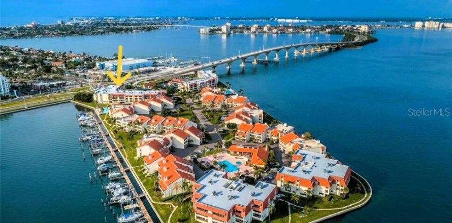 Condo à Saint Petersburg, Floride, 2 chambres № 2218564