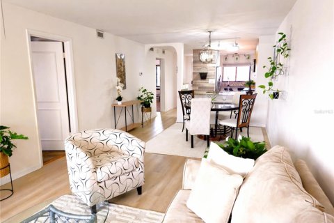 Copropriété à vendre à Saint Petersburg, Floride: 2 chambres, 96.62 m2 № 2218564 - photo 27