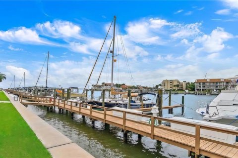Copropriété à vendre à Saint Petersburg, Floride: 2 chambres, 96.62 m2 № 2218564 - photo 4