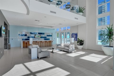 Condo in Miami, Florida, 1 bedroom  № 1892152 - photo 7