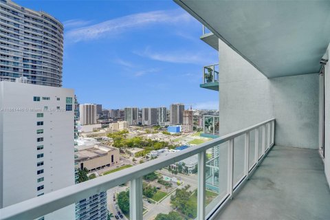 Condo in Miami, Florida, 1 bedroom  № 1892152 - photo 4