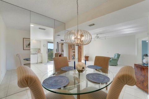 Condo in Lake Worth, Florida, 2 bedrooms № 2260319 - photo 6