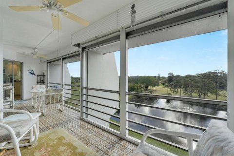 Condo in Lake Worth, Florida, 2 bedrooms № 2260319 - photo 20