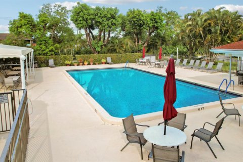 Condo in Lake Worth, Florida, 2 bedrooms № 2260319 - photo 26