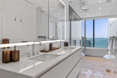 Condominio en venta en Miami, Florida, 4 dormitorios, 328.5 m2 № 1748568 - foto 21
