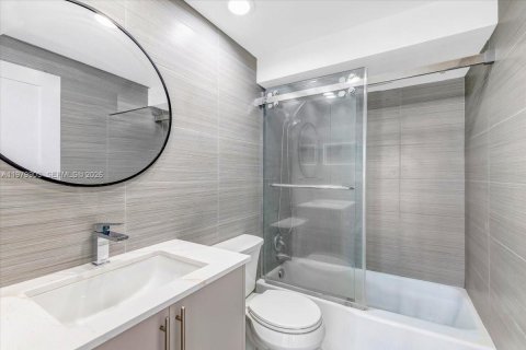 Condominio en alquiler en Hollywood, Florida, 2 dormitorios, 95.69 m2 № 2044284 - foto 12