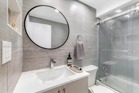 Condominio en alquiler en Hollywood, Florida, 2 dormitorios, 95.69 m2 № 2044284 - foto 14