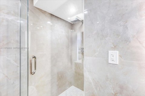 Condominio en alquiler en Hollywood, Florida, 2 dormitorios, 95.69 m2 № 2044284 - foto 23