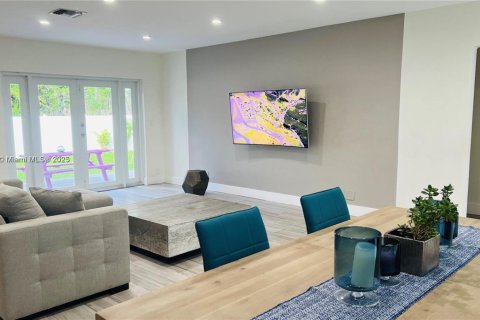 Снять в аренду виллу или дом в Холливуд, Флорида 3 спальни, 124.58м2, № 1950277 - фото 3