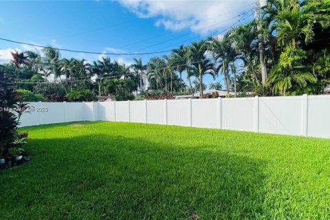 Снять в аренду виллу или дом в Холливуд, Флорида 3 спальни, 124.58м2, № 1950277 - фото 28