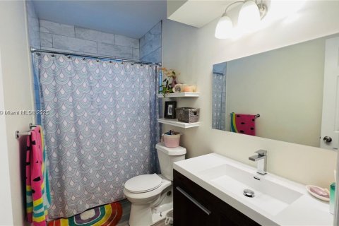 Снять в аренду виллу или дом в Холливуд, Флорида 3 спальни, 124.58м2, № 1950277 - фото 12