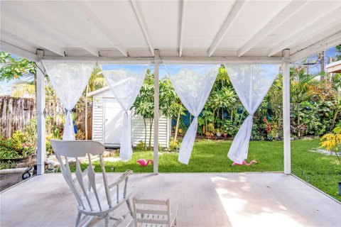Купить виллу или дом в Окленд-Парк, Флорида 2 спальни, 79.52м2, № 1989353 - фото 14