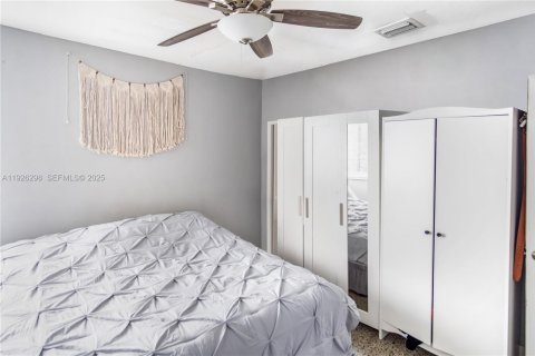 Купить виллу или дом в Окленд-Парк, Флорида 2 спальни, 79.52м2, № 1989353 - фото 22