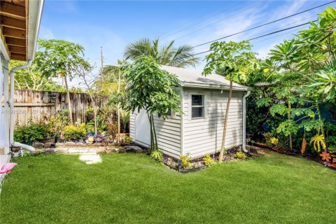 Купить виллу или дом в Окленд-Парк, Флорида 2 спальни, 79.52м2, № 1989353 - фото 15