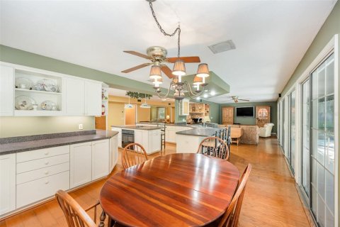 House in Cocoa, Florida 4 bedrooms, 269.23 sq.m. № 1757818 - photo 15